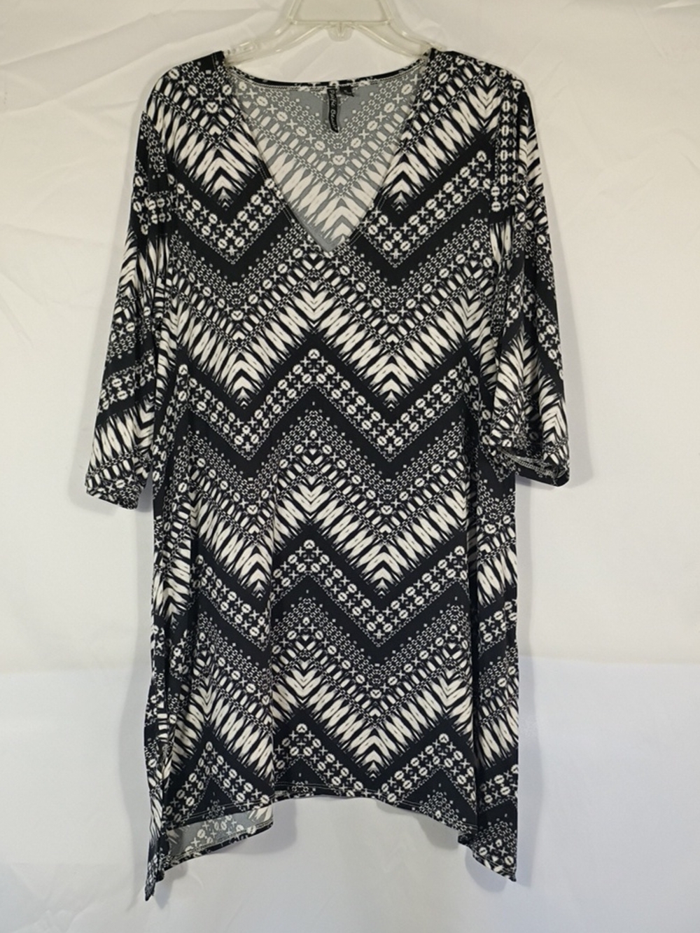 EUC Pacific Beach Womens Black/White V-Neck Chevron Tunic Swimsuit Coverup Sz XL